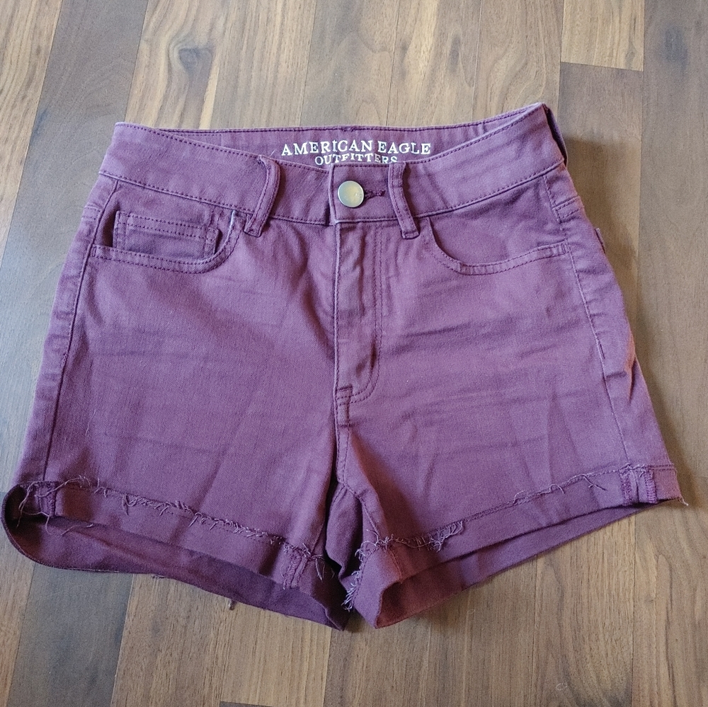 Womens American Eagle maroon jean shorts